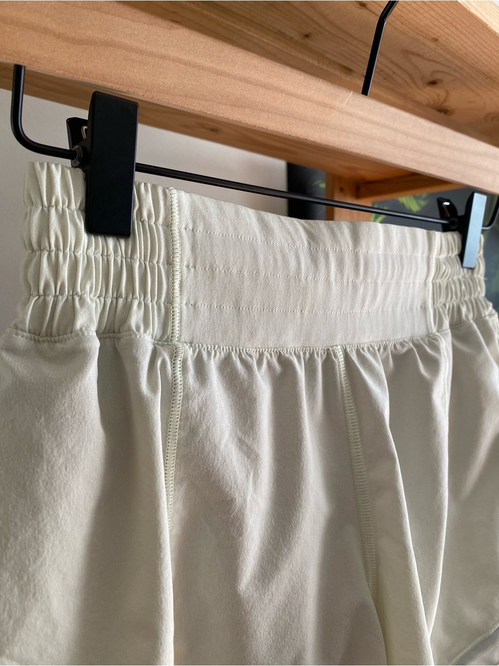 Lululemon Hotty Hot High-Rise Lined Shorts Elixir Green 4 - Picture 9 of 15